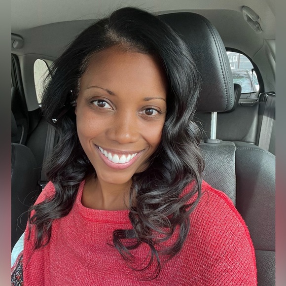 Meet your Posher, Robyn - Picture 2 of 3